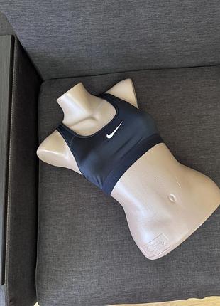 Спортивний топ nike 4