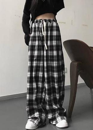 Unisex style
яскраві та кльові брюки
