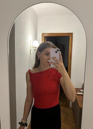 Топ червоний