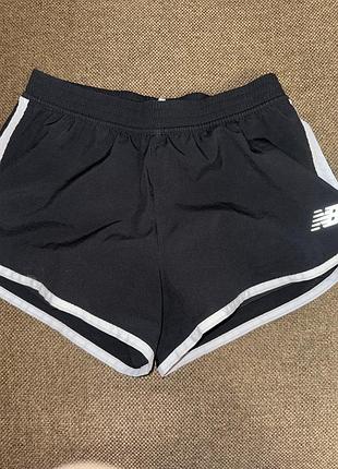 Жіночі спортивні шорти  new balance  xs