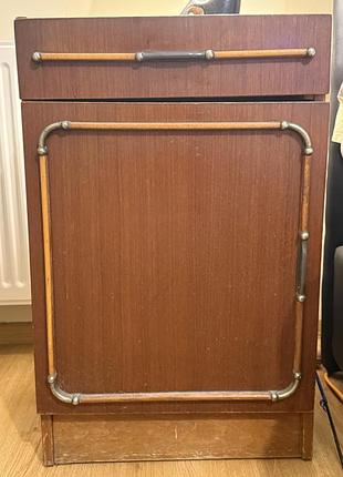 Шафа 4-двірна 2