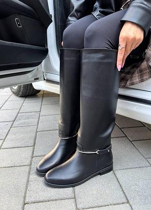 Чоботи труби - must have кожної осені 😍 6054
всередині байка
натуральна шкіра