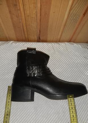 Чёрные деми ботиночки на толстом среднем каблуке6 фото