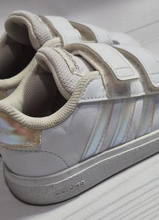 Детские белые кроссовки adidas 3