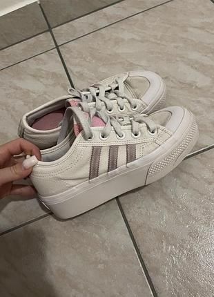 Кросівки adidas