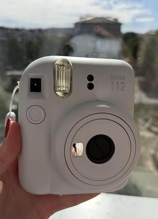 Фотокамера миттєвого друку fujifilm instax mini 12  clay white.