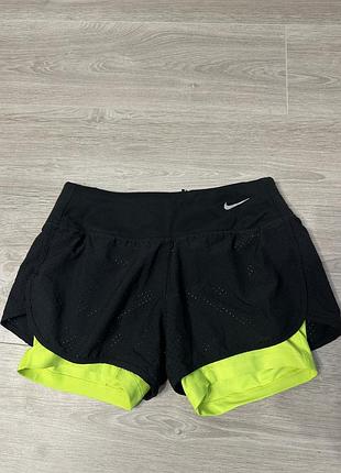 Жіночі бігові шорти nike 2