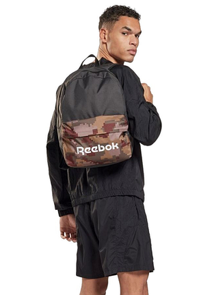 Спортивний рюкзак reebok act core 24 л сірий з коричневим — міський рюкзак для спорту та подорожей