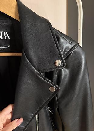 Вкорочена шкіряна куртка zara 4