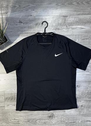 Оригінальна, спортивна футболка - nike