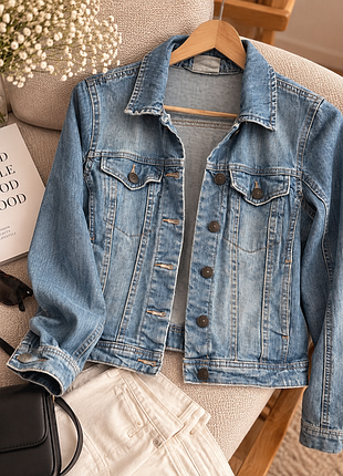 Джинсова куртка vero moda жіноча xs/s блакитна укорочена