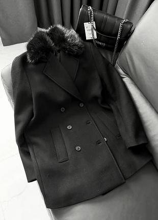 Чорне вовняне пальто zara зі знімним хутряним коміром р.s i p.xs