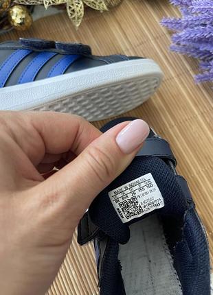 Дитячі кросівки adidas 3