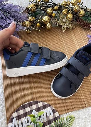 Дитячі кросівки adidas 4