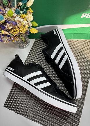 Оригінальні кросівки adidas 3