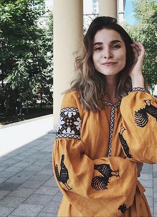 Вишита лляна сукня з соняшниками