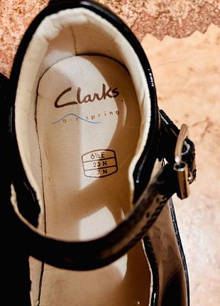 Туфлі на дівчинку clarks 23 4