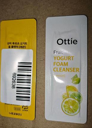 Фруктова йогуртова пінка для вмивання ottie fruit yogurt foam cleanser lemon. корея.