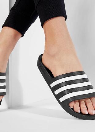 Adidas оригінальні шльопанці р.36-37 23,5см устілка стан, як нові