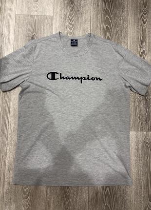 Футболка champion , у сірому кольорі , в розмірі l