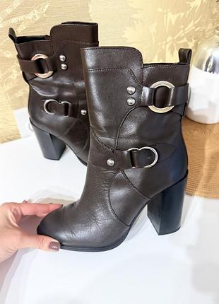 Кожаные ботинки zara в коричневом цвете