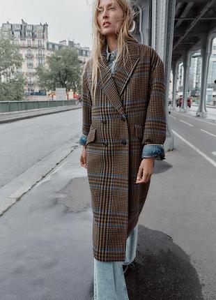 Пальто оверсайз в клетку zara