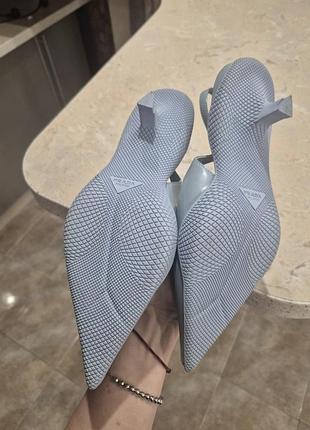 Мюли, туфли небесного цвета prada