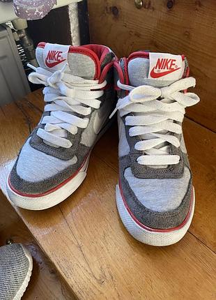 Высокие женские кроссовки nike.женские кроссовки