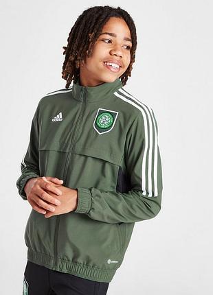 Класна куртка вітровка adidas оригінал р.128