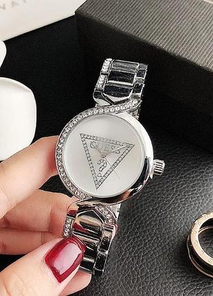Якісний жіночий наручний годинник браслет guess, модний і стильний годинник-браслет на руку срібло