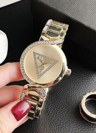 Якісний жіночий наручний годинник браслет guess, модний і стильний годинник-браслет на руку золото
