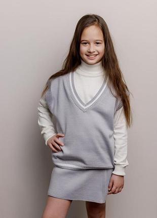 Дитяча жилетка сіра з білою смужкою art knit