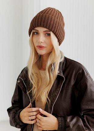 Жіноча в'язана шапка коричнева winter mood art knit