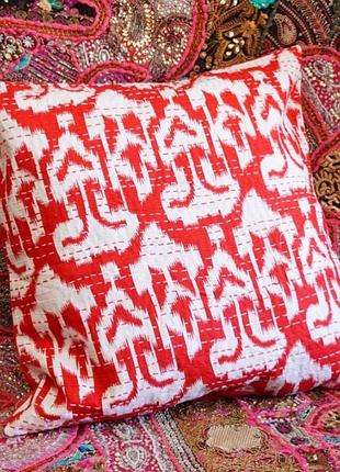 Индийская наволочка красная