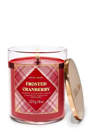 Ароматизированная свеча bath & body works frosted cranberry single wick candle