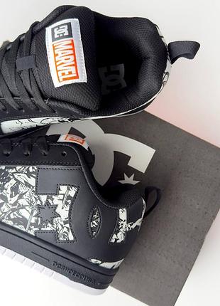 Dc x marvel deadpool court graffik black white