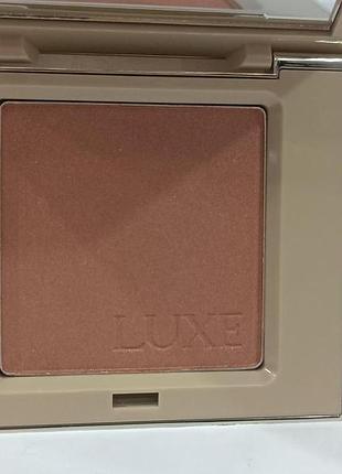 Роскошная компактная пудра с эффектом загара avon luxe warm glow 10 г ✨☀️