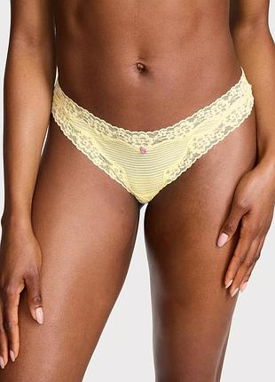 Трусики стрінги cotton shadow stripe lace-waist thong victoria's secret жовті з рожевим m