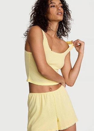 Комплект із укороченої майки та шортів victoria's secret жовтий l