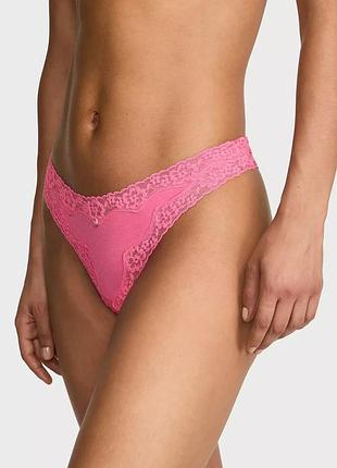Трусики стрінги cotton lace-waist thong victoria's secret рожевий-мікс m