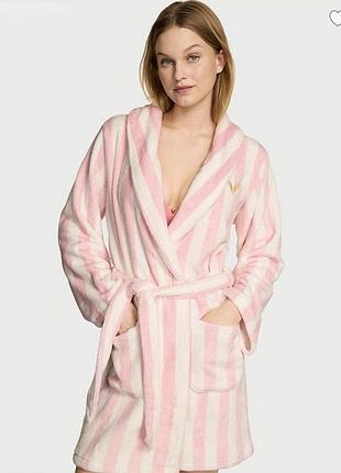 Плюшевий халат victoria’s secret cozy plush robe рожевий м