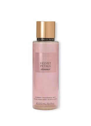 Парфюмированный спрей для тела с блестками velvet petals shimmer victoria's secret