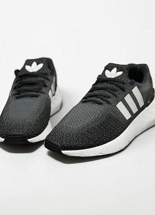 Кроссовки adidas swift run 43