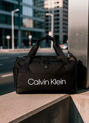 Сумка с большим лого calvin klein черная