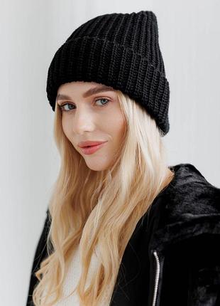 Жіноча в'язана шапка чорна winter mood art knit