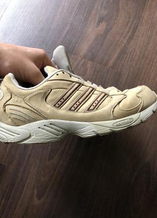 Кроссовки adidas 2