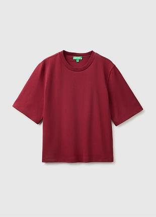 Женская бежевая прямая футболка benetton бордовый, s
