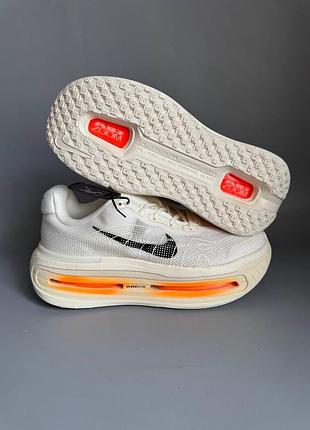 Уцінка бігові кросівки унісекс nike zoom vomero premium sail coconut milk/orange