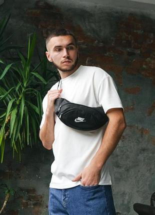 Бананка nike черная с белым лого # 2