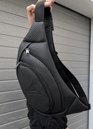 Бананка з перфор. шкірозамінника чорна louis vuitton #